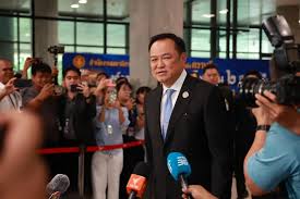 ครม.เศรษฐกิจ 'ภูมิใจไทย' เล็งดึงคนนอกนั่งเก้าอี้รัฐมนตรี - Imagen principal del artículo