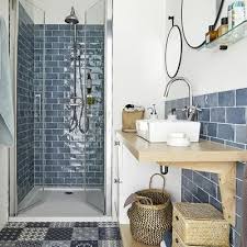 Leroy merlin est une enseigne spécialisée dans le monde du bricolage et de l'aménagement de la maison. Un Studio Glamour Avec Salle De Bains De 3 M Leroy Merlin Idee Pour Petite Salle De Bain Salle De Bain 3m2 Design De Salle De Bain