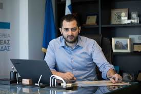 Πολιτικη στα καμμένα στους παπάδες ο φάνης σπανός στα καμμένα στο χωριό παπάδες του δήμου μαντουδίου λίμνης αγίας άννας evima team 23.08.2021 | 21:56 Fanhs Spanos Lamia News