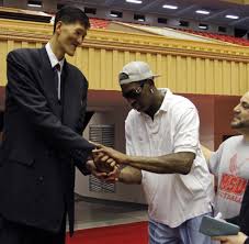 Auf dem court waren seine fähigkeiten jedoch. Basketball Dennis Rodman Und Der 2 35 M Grosse Nordkoreaner Bilder Fotos Welt