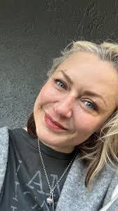 Christine Nicely's Instagram, Twitter & Facebook