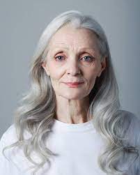 These Older Models Prove That Beauty Doesn T Have An Expiration Date Pictures Portrait Portrait References 100 Faces