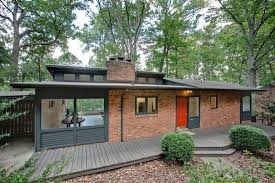 Pin By Jimmy Yu On House Exterior Paint Schemes House Paint Exterior Brick Ranch Houses Mid Century Modern Exterior
