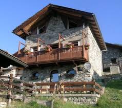 Casamerli immobiliare porpone in affitto ottimo appartamento non arredato, mq 65 circa, sito al piano v con ascensore, composto da ingresso su ampio disimpegno, luminosa zona giorno con angolo cottura, camera matrimoniale con balcone esposto a ovest, cameretta, bagno con doccia.cantina canone mensile euro500. Villaggio Tipico Montagna Affitto Baita Nus Valle D Aosta Chalet Baita In Villaggio Tipico Di Montagna Maisonmarcel In Valle D Aosta Saint Barthelemy