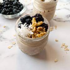 Ive been restricting under 300 calories lately so i cant afford to eat 250 for breakfast! Low Calorie Overnight Oats Under 300 Calories How To Make Overnight Oats Healthy Vegan Recipe Two Spoons Looking To Lose Weight Without Starving Jordbubbarmedmjolk