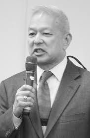 Student dies in car crash