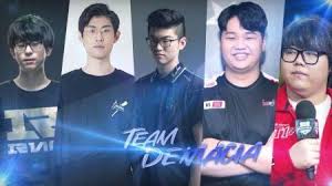 This is old (from a battle royale match from when clg were in korea) but i laughed so hard at the casters' reaction to this team. Retired Pros Prove They Ve Still Got It In Incredible Return Of Champions Korea Showmatch One Esports