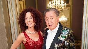 Mausi christina und richard lugner wollen jetzt musikalisch durchstarten. Ich Bin Matsch Richard Lugner Gibt Ein Gesundheitsupdate Promiflash De