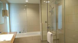 Anda bisa mengaplikasikannya dengan berbagai macam material. Kamar Mandi Yang Luas Dengan Bath Tub Dan Shower Terpisah Plus 2 Buah Wastafel Image De Aston Anyer Beach Hotel Tripadvisor