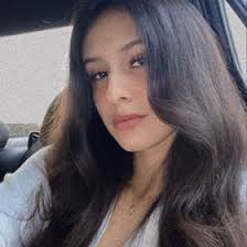 Daisy Bernal (daisybee5)