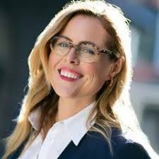 Kari Ayala's Instagram, Twitter & Facebook