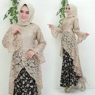Enggak cuma untuk kondangan, dress brokat ala selebgram hijab ini juga bisa dipakai. 33 Inspirasi Model Baju Kebaya Modern Untuk Wisuda Updated 2021 Bukareview