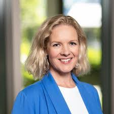 Amanda Beatson's Instagram, Twitter & Facebook