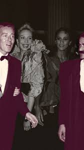 Halston classic, the first women's perfume under the brand name of halston, was launched the. Svkbtoe9n3jqim