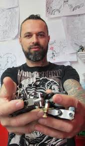 Plus de 17 ans d'expérience. A Bressuire Il N Y A Pas D Age Pour Se Faire Tatouer
