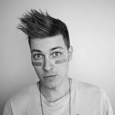 Frank Lemon's Instagram, Twitter & Facebook