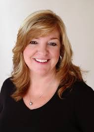 Jeanine Lamb's Instagram, Twitter & Facebook