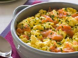 Great for easter brunch, mother's day breakfast, father's day breakfast, or really any breakfast that you want something just a little bit better. Scrambled Eggs With Smoked Salmon Recipe Rachael Ray Food Network