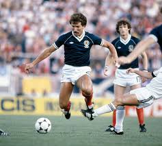 Against an england side that lacked the intensity the occasion called for, scotland dominated in the middle of the park with souness hailing. Graeme Souness Of Scotland In Action Against New Zealand At The 1982 World Cup Finals Escocia Zelanda