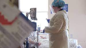 Mehrere menschen befinden sich noch. Delta Variant What We Know About The Covid 19 Strain First Found In India Cnn