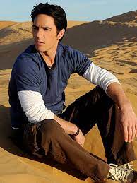 Mauricio ochmann comparte paseo en yate con guapa mujer el actor se dejó ver muy bien acompañado el pasado fin de semana mientras disfrutaba de un paseo en yate en los cabos, méxico. Mauricio Ochmann Un Clon Picado Por Las Avispas People En Espanol