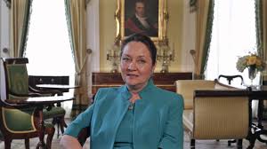 The governor has been testing daily, and today was the first positive test result. Cecilia Abbott Greg S Wife 5 Fast Facts You Need To Know Heavy Com