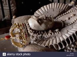 Er hatte auf sich aufmerksam gemacht, als elisabeth in tilbury ihre schiffe besichtigte. Konigin Elisabeth I Grab Denkmal Von Maximilian Colt 1603 Mit Krone Und Ruff Westminster Abbey London England Stockfotografie Alamy