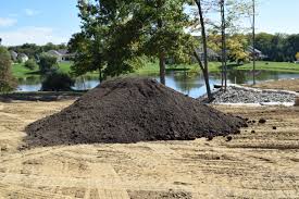 There are 25.71404638 dry quarts in a cubic foot, so a 25 quart bag of potting soil would equal approximately 1 cubic foot. Blended Topsoil Indianapolis Bulk Soil Landscaping