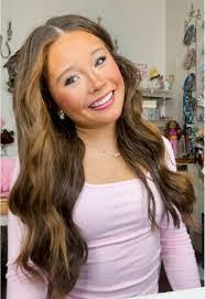 Lillian Jameson's Instagram, Twitter & Facebook