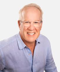 Douglas Dill's Instagram, Twitter & Facebook