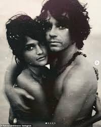 Helena christensen is making work a family affair! Helena Christensen Wurdigt Den Verstorbenen Ex Freund Michael Hutchence Aktuelle Boulevard Nachrichten Und Fotogalerien Zu Stars Sternchen