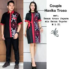 Motifnya yang indah, sangat etnik. 10 Ide Baju Tenun Jepara Couple Trend Couple