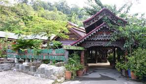 Rumah universiti, uitm cawangan kelantanaccommodation, machang. Disebalik Kejayaan Rempah Ratus Mak Siti Sis Gee