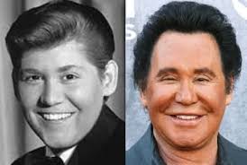 Mar. 1965 Wayne Newton a singer multi instrumentalist a Las Vegas  entertainer had his 2nd Top 40 hit @ #23 called "Red Roses For A Blue Lady"  ￼