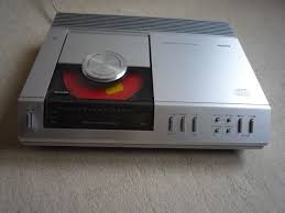 Visitors and friends who come to my house notice two things in my system immediately, one: Philips Cd 100 Cd Player Catawiki
