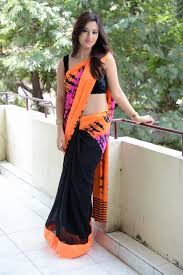 Beauty Galore HD : Isha Chawla Hot Voluptuous Body In Silk Saree Stunning  Images
