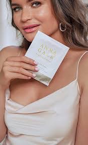 Anna Gale's Instagram, Twitter & Facebook