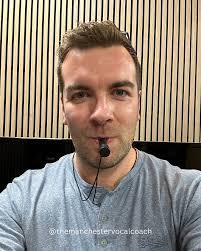 After my longest teaching stretch yet, my voice has definitely been feeling  the strain these past few weeks. 🎤👀 I've been trying out the @rayvox  Resono Go over the last week, and