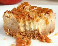 Une Recette Facile Et Delicieuse De Gateau Au Fromage Aux Pommes Et Caramel Recipe Caramel Apple Crisp Apple Crisp Cheesecake Caramel Desserts