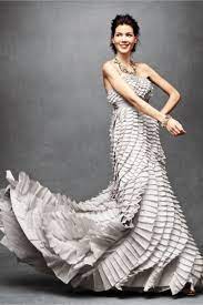 19594811 004 A Jpeg Grafik 1625x2440 Pixel Skaliert 21 Anthropologie Wedding Dress Grey Wedding Dress Wedding Dresses Unique