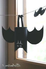 Halloween Basteln 16x Lustiges Halloween Basteln Fur Kinder Fledermause Bastelnmitkastanienkinder Halloween Basteln Mit Kindern Basteln Halloween Kinder Fledermaus