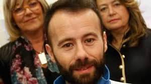 El jefe cuelga los patines