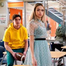 We take a look at the 2020 cast to see which original characters have returned. Peacock S Saved By The Bell A Self Aware Satirical Delight