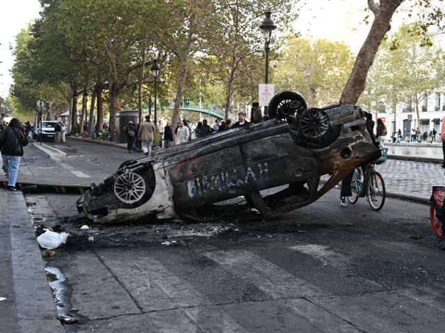 Νέα βίαια επεισόδια στο Παρίσι - Περισσότεροι από 30.000 πλιατσικολόγοι το Σάββατο στη Μασσαλία (Βίντεο) | ΣΚΑΪ
