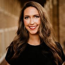 Shelley Dunlap's Instagram, Twitter & Facebook