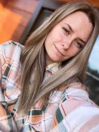 Victoria Nazarko's Instagram, Twitter & Facebook