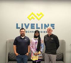 Internship tale from the intersection of Data Science and Engineering •  Data Science & Data Analytics • Beloit College