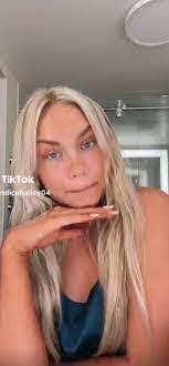 Candice Hayley's Instagram, Twitter & Facebook