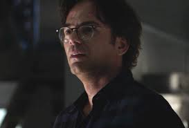 PHOTOS] 'Zoo' Season 3 First Look: Mitch Alive After 10-Year Time Jump