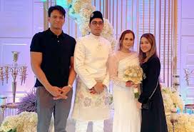 So wait no more and pamper yourself! Gambar Terbaru Bukti Emma Maembong Syed Abdullah Masih Bersama